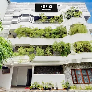 Hotel Super Collection O Vazhakkala Kakkanad, Kochi